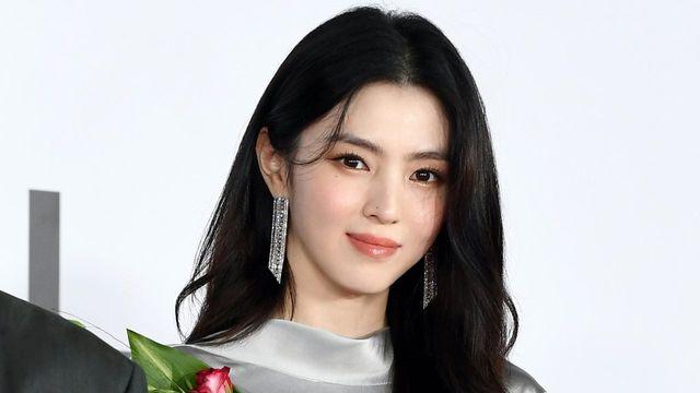 한소희, , 카리스마와 우아함의 완벽 조화로 부산국제영화제를 사로잡다