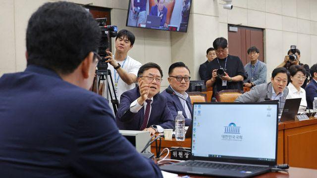‘기재부 분리·검찰청 폐지’ 정부조직법 개정안, 행안소위 통과(종합)
