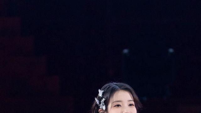 아이유, 데뷔 17주년에도 ‘기부 천사’…취약계층에 2억 원 쾌척