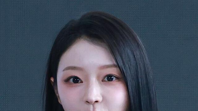 [NC포토] 오마이걸 유아, 예쁨 한도 초과 (제30회 부산국제영화제)