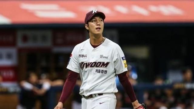 '공 못 던지는' 키움 안우진, 1군 엔트리 등록해 선수단 동행(종합)