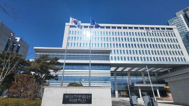 대낮에 10대女 골목으로 끌고가려 한 30대, 징역 3년 구형