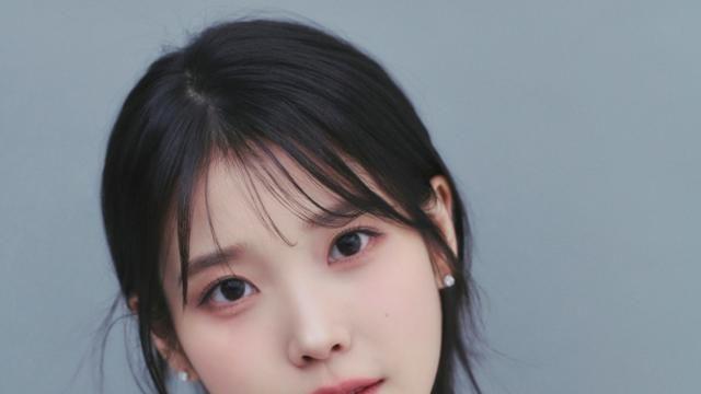 아이유, 데뷔 17주년 맞아 선행...'아이유애나'로 2억원 기부