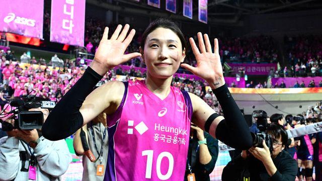 김연경도 없고, 스폰서도 없고...V리그 어쩌나