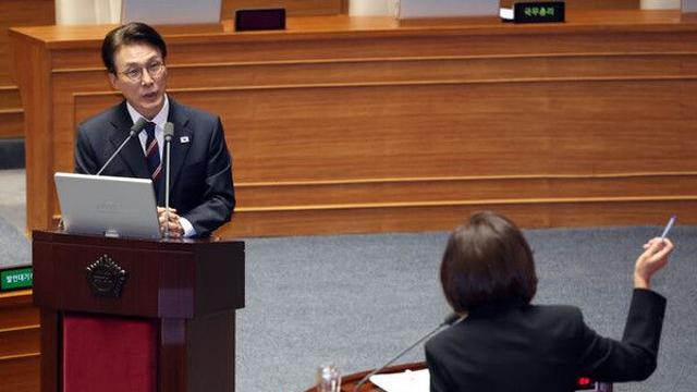 김 총리, '개헌해도 李 대통령 연임 불가' 질문에 