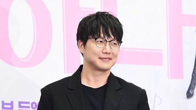 '기획사 미등록 논란' 성시경, 사과와 함께 탈세 해명 
