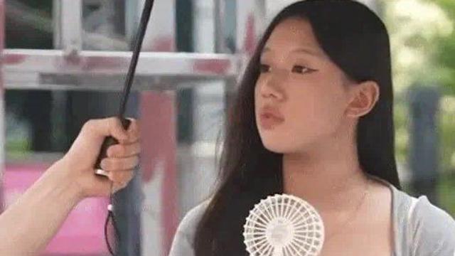 일면식도 없는 남자한테 쩔쩔매는 여자들