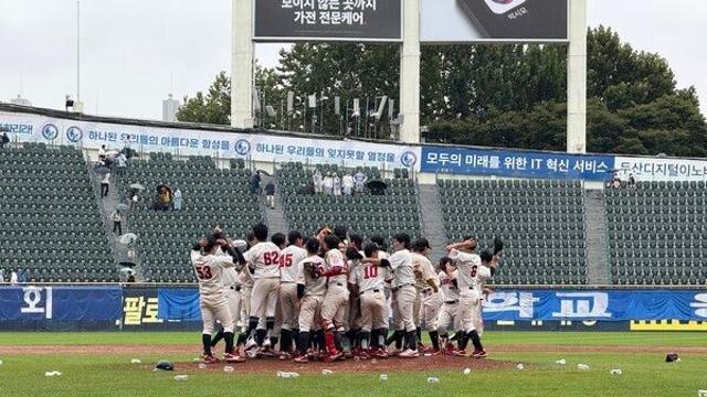 '강민우 7회초 싹쓸이 안타' 고려대, 연세대 상대로 9-3 대승