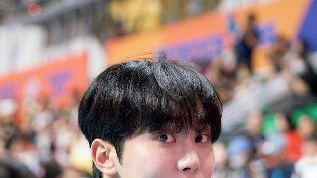 세븐틴 승관, '신인감독 김연경' 매니저 활약 