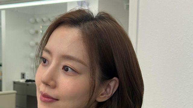 '귀시'로 호러퀸 도전나선 문채원, 네이비 수트와 보브컷의 단정한 시너지