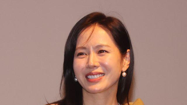 손예진, 팬과 약속 지키는 미담 여신…SNS 질문에 답글 등판 [BIFF]