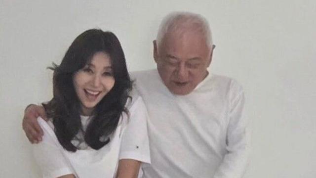 최명길-김한길 부부, ‘가족사진’ 공개…변함없는 금슬 과시