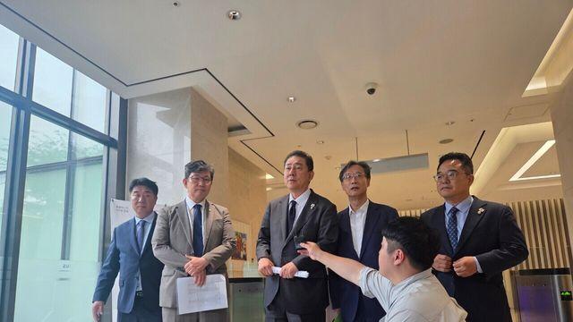 홈플러스, 매장 15곳 폐점 절차 중단