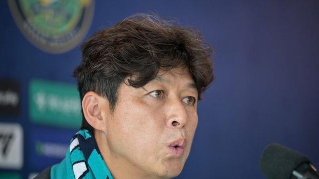 '애먼 원정팀 감독에게 사퇴 요구' 촌극이 복선…안산, 팬들 지지에도 '8연패' 이관우 감독 경질