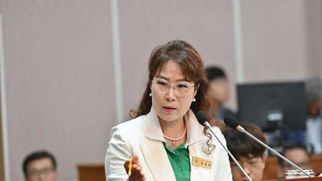 정명희 거제시의원, 거제시 재정건전성·대규모 개발사업 문제 지연 '대책 촉구’