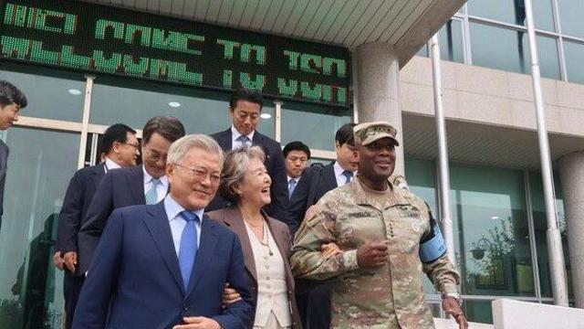 文, 9·19 공동선언 7주년 JSA 방문…주한미군사령관 동행