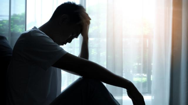 외로움, 몸에도 통증을 준다…신체 고통 위험 2배 높아