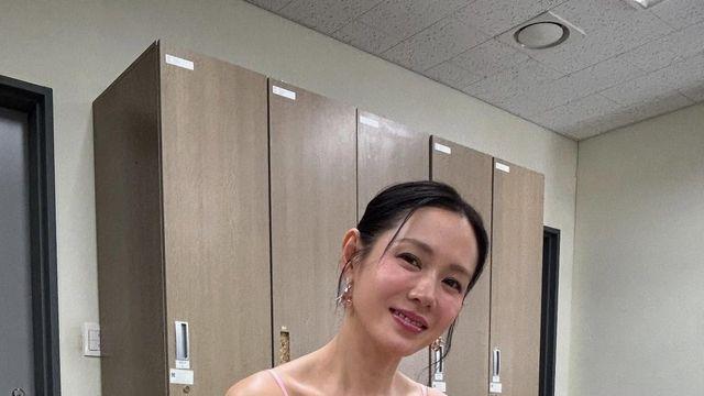 손예진의 매력은 어쩔 수가 없네..  핑크 드레스로 레드카펫 여신 포스 발산