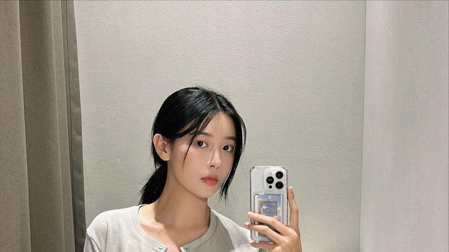 홍민하, 교과서 같은 가을 캠퍼스룩 완성