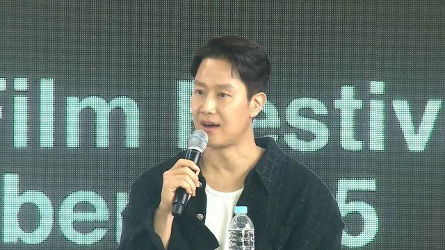 '감독 데뷔' 정우 영화, ♥김유미가 제작 