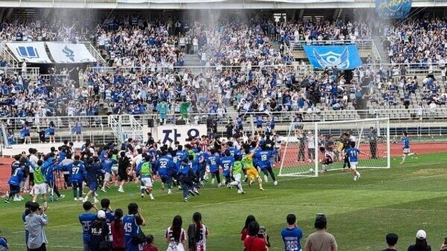 [2025 정기 고연전] 연세대, 축구 혈투 끝 2-0 완파…고려대, 정기전 성적 3승 2패 종합 우승