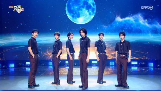 루네이트, '뮤뱅'서 '로스트' 첫선… 다크 판타지 선사