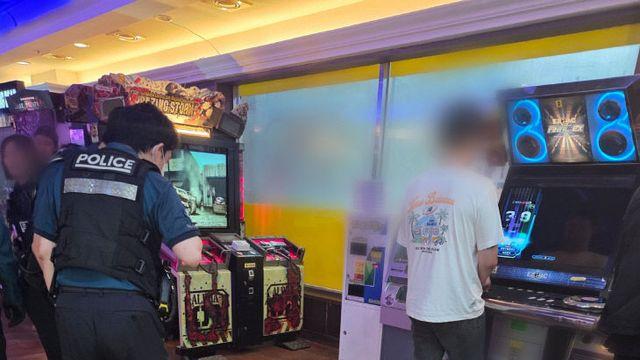 부산 오락실 '모의 실탄' 발견...경찰, 모의탄 소지 20대 남성 검거