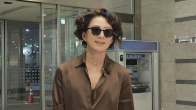김희애, 헤어롤 주렁주렁 단 출근길 포착…유재석 “느낌 아신다” (‘놀뭐’)