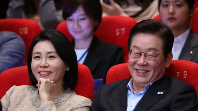 李대통령 부부, 부산국제영화제 동반 관람…“정부도 영화산업 뒷받침”