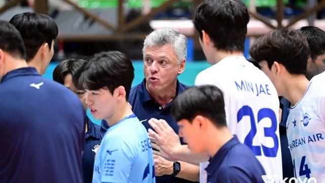 '4전 전승' 컵대회 우승 대한항공…부임 5개월 차 사령탑도 대만족 