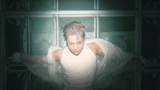 태민, “욕망과 두려움의 고백”…신곡 ‘Veil’ MV서 다층적 매력 발산