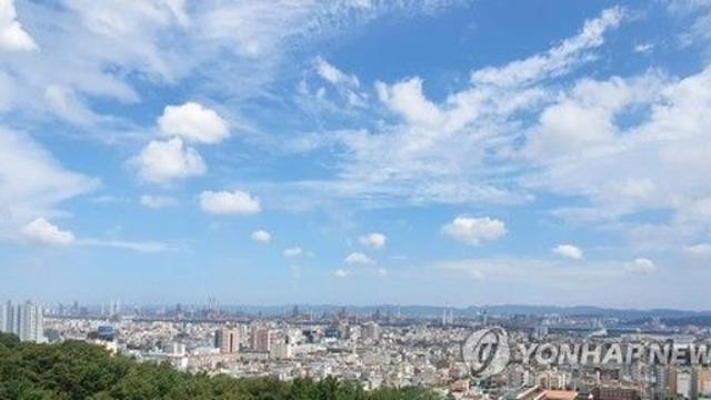 대구·경북 가끔 구름 많고 동해안에 약한 비…낮 최고 27도