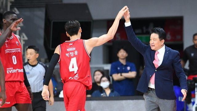 유도훈 정관장 감독 