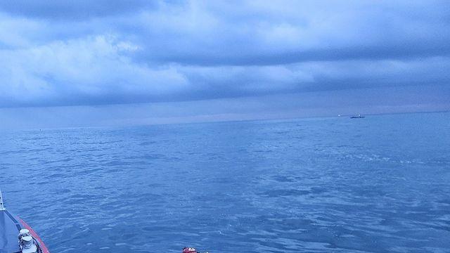 부산 기장군 앞바다서 어선 충돌…추락 승선원 2명 구조