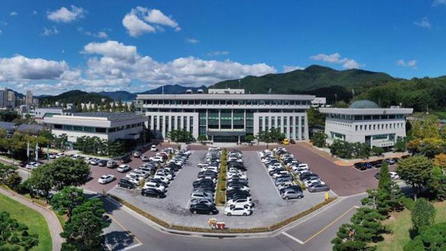 밀양시 위원회 남성 중심 운영 도마에
