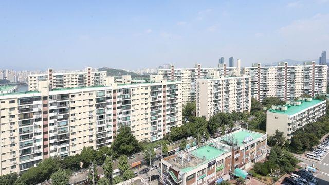 압구정 재건축, 분담금 166억 시대 열린다