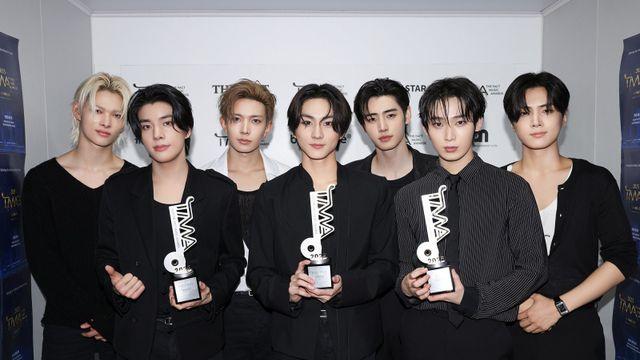 엔하이픈, 아이콘 오브 더 이어 수상…‘톱 티어 증명’
