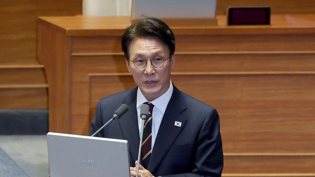 “무료 국수도 먹었잖아!” 한수원 현수막 논란…金총리 “너무 모욕적”