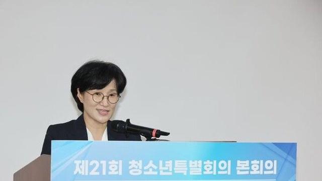 여가장관, '성착취 피해' 청소년 지원시설 방문