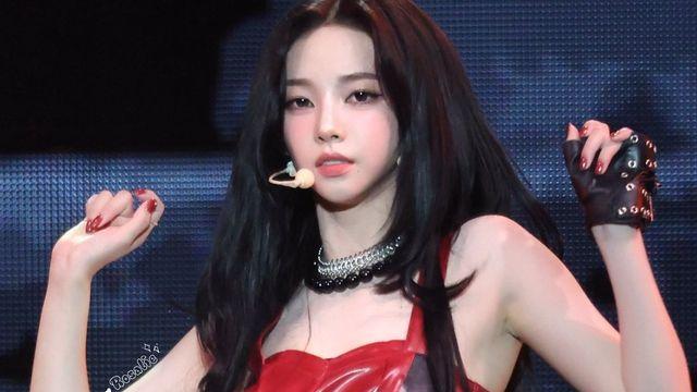 에스파 콘서트 속 카리나 비주얼