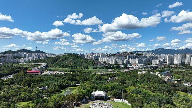 충북 구름 많음…낮 최고 25도
