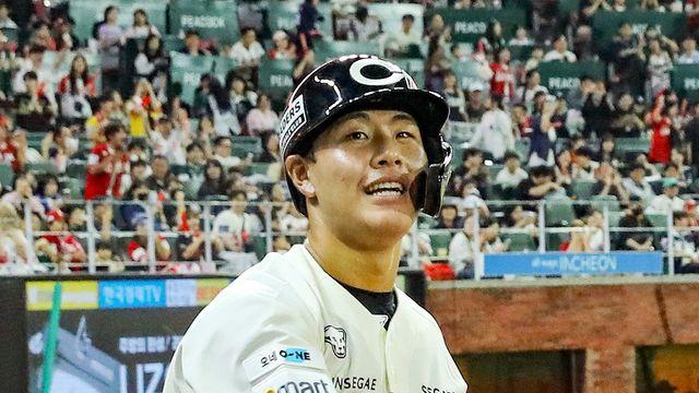 ‘프로 첫 안타가 홈런’ SSG, 2006년생 포수 이율예의 등장 “내년엔 조형우가 긴장해야 할 것”