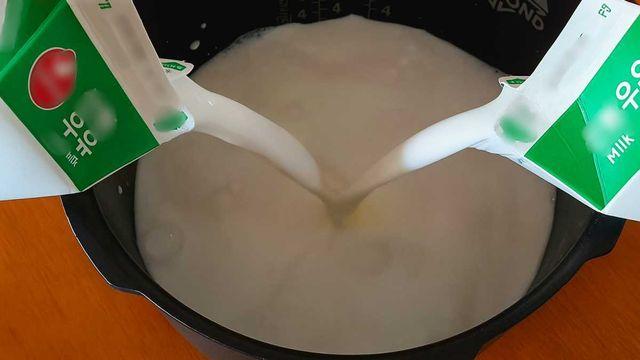 전기밥솥에 딱 '우유' 2통만 부어보세요…온 가족 놀랄 일이 벌어집니다