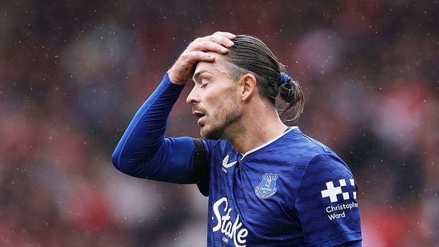 그릴리쉬 분노 폭발! “빠른 프리킥 경고? 평생 처음 봐” 주심 직격