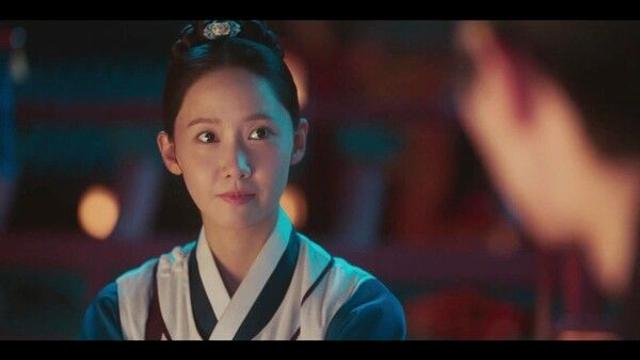 '폭군의 셰프' 임윤아, 궁중 음모 속 위기 직면