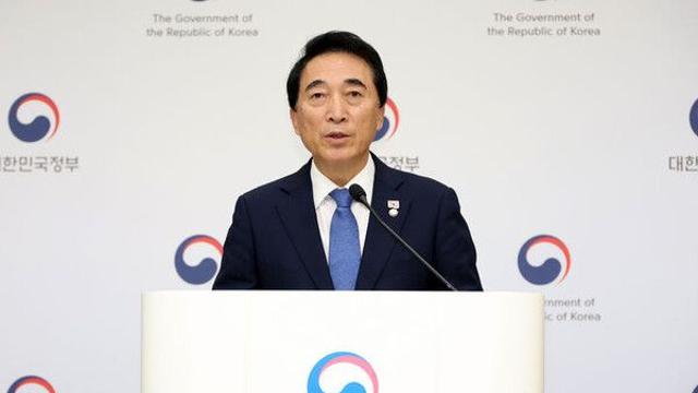 與 