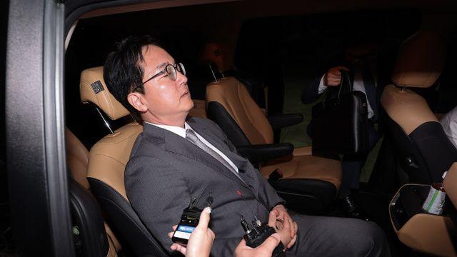 심우정 전 총장, 내란특검 17시간반 조사받고 묵묵부답 귀가