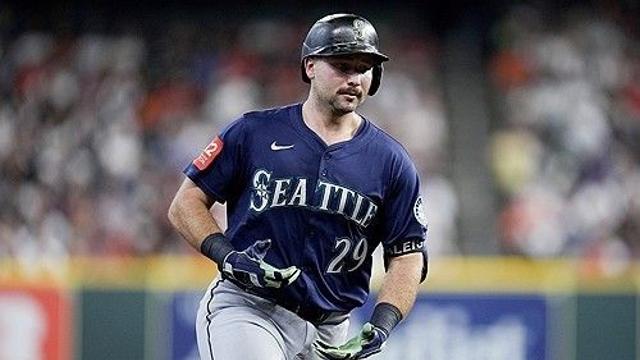 켄 그리피 주니어 넘은 롤리, MLB 시애틀 시즌 최다홈런 신기록