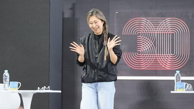 '영화의 바다로'…부산국제영화제 주말 맞아 팬들 북적