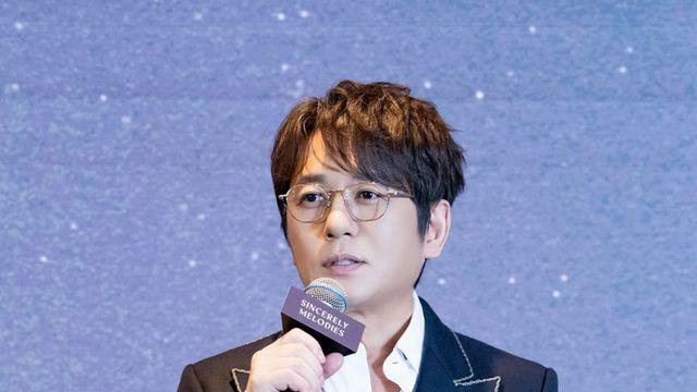 ‘35주년’ 신승훈, 발라드 황제의 컴백 의미 “가수는 말보단 음악” (종합)[DA:현장]